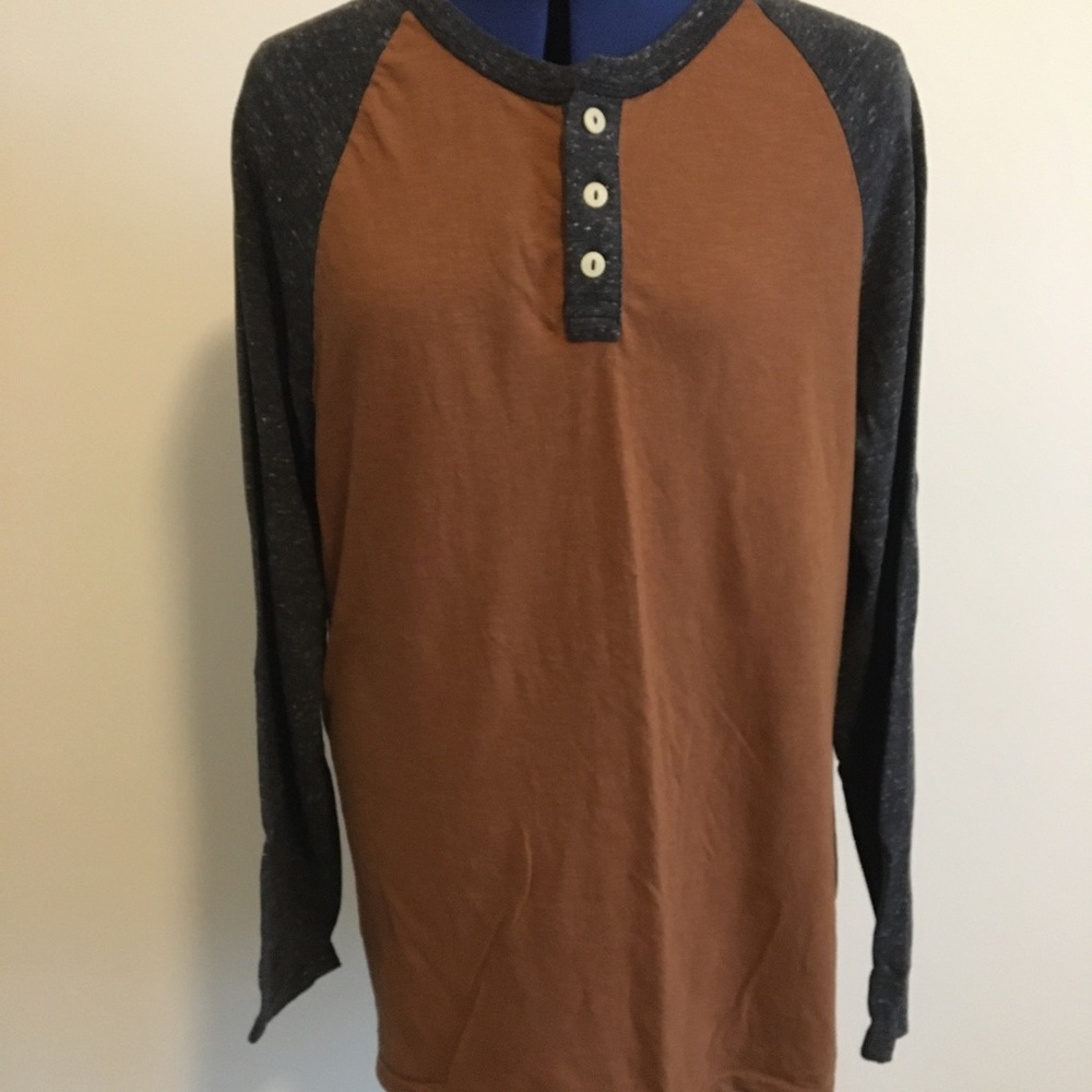 Arizona Jeans Company Long Sleeve Henley Large